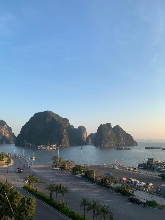 The Confetti Hotel Ha Long Buitenkant foto