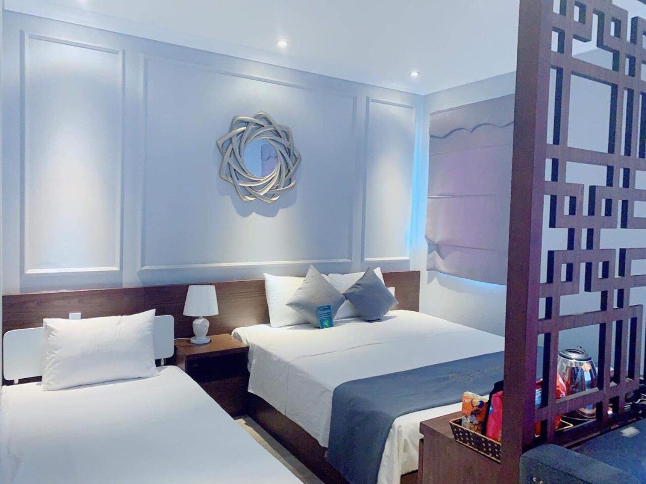 The Confetti Hotel Ha Long Buitenkant foto