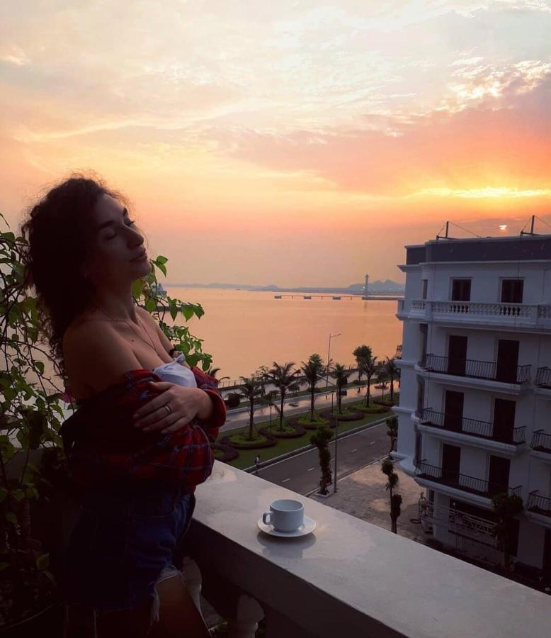 The Confetti Hotel Ha Long Buitenkant foto
